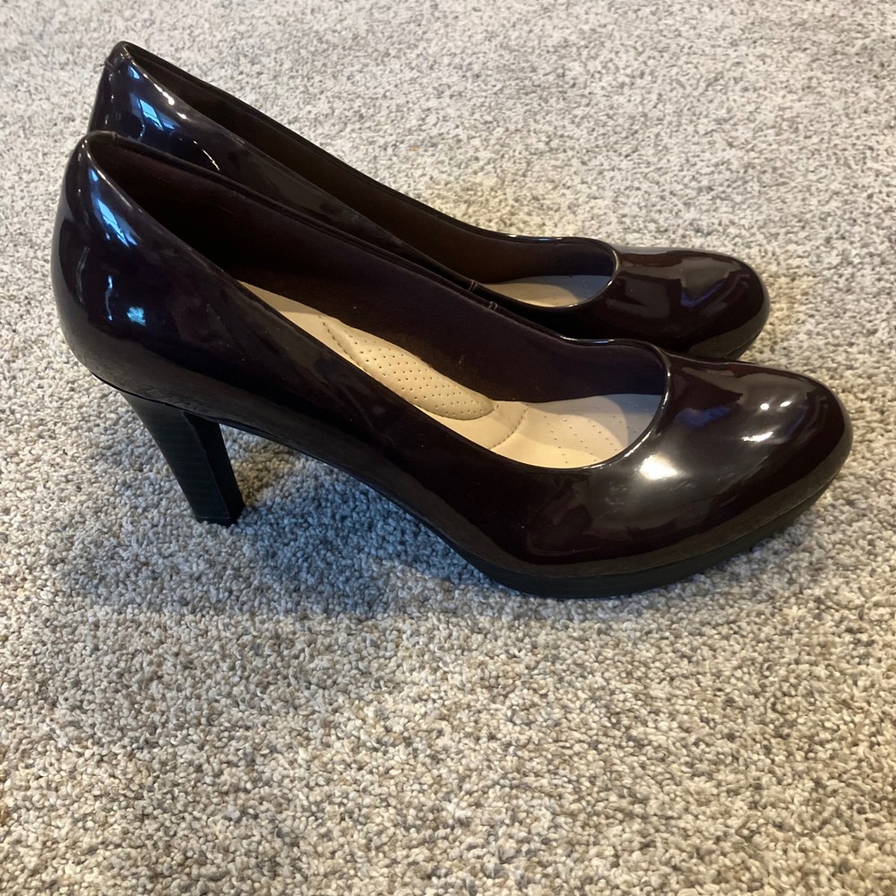 Clarks Adriel Viola Aubergine Patent Leather Pumps Heels 7M Comfort Professional - Picture 3 of 7